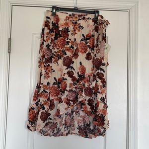 NWT❤️ floral skirt